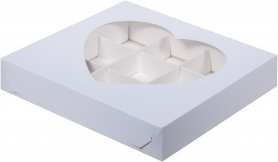 Коробка для конфет 155*155*30мм с окном сердце (белая) 9 ячеек